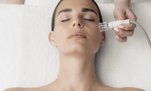 Chenot-Palace-Weggis_Facial-Drainage-Treatmet.jpg